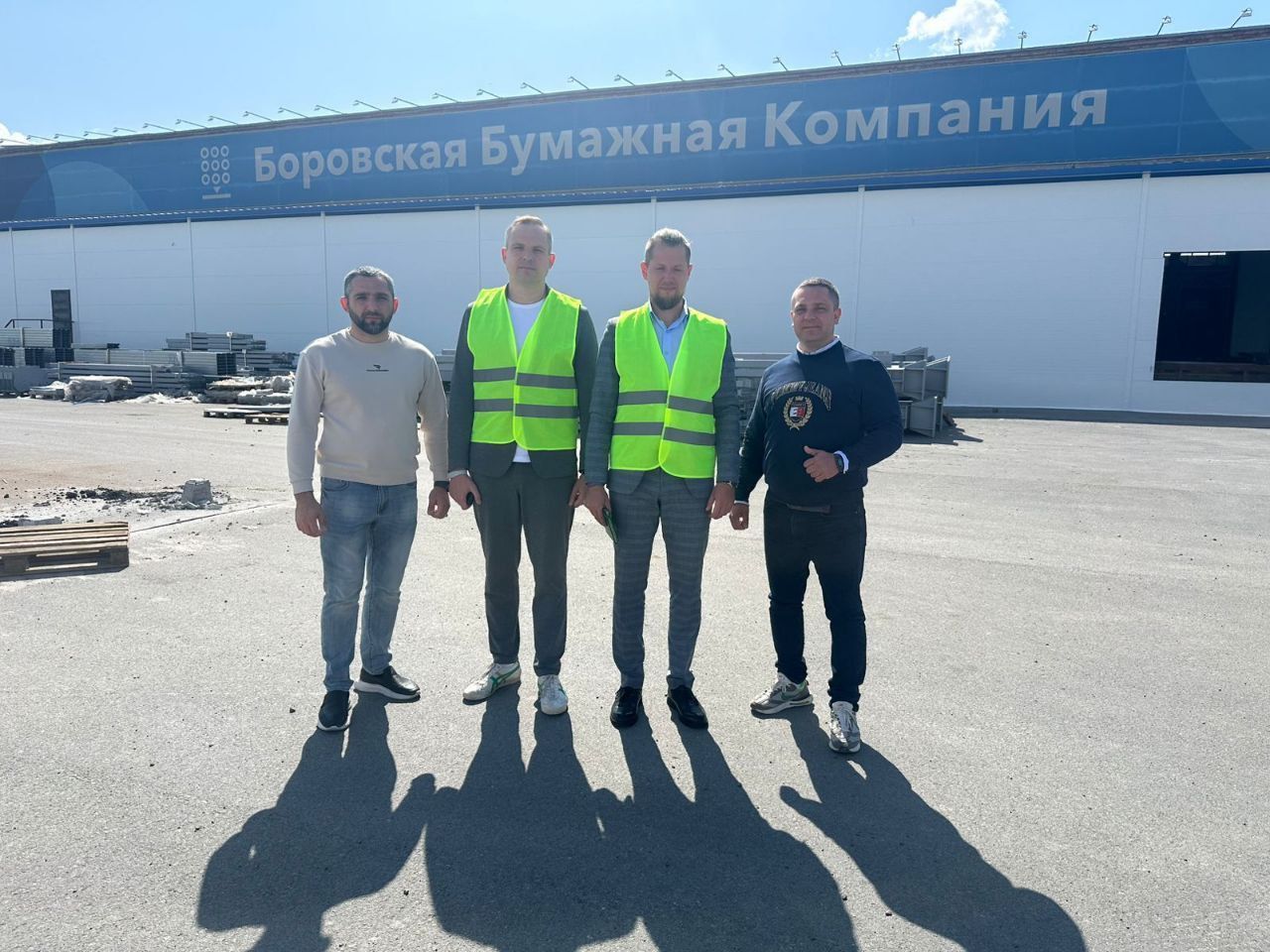 Боровскую Бумажную Компанию с рабочим визитом посетил директор департамента инвестполитики Тюменской области