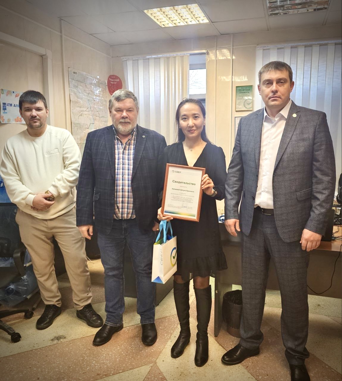 Омский СБЕР — серебряный призёр РФ в эквайринге-2024: сотрудники АТМ АЛЬЯНС отмечены за вклад в победу