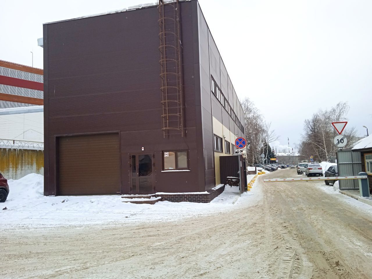 Есть оборудование, но негде его хранить? Мы поможем в этом!