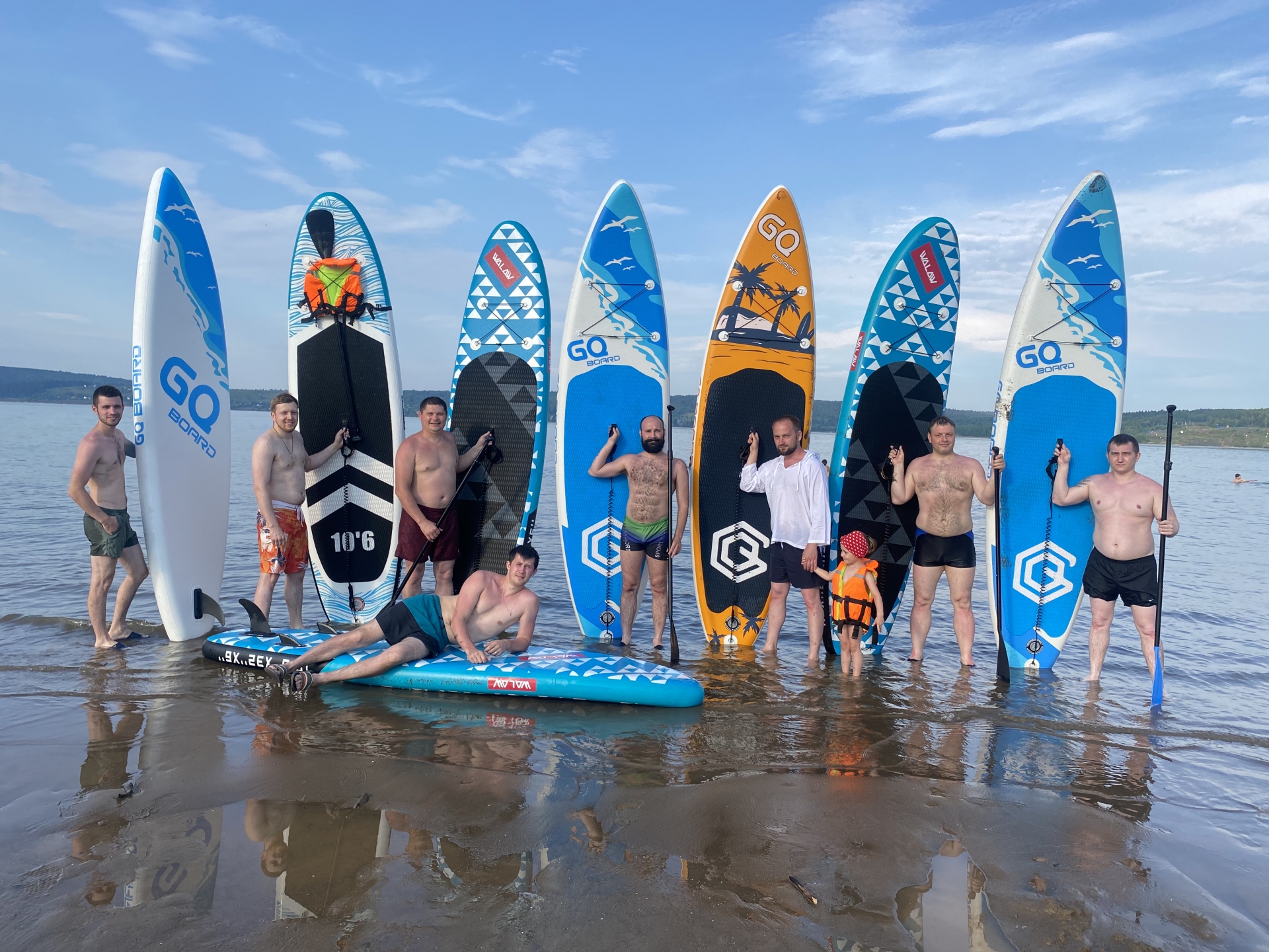 Коллектив АТМ АЛЬЯНС из Перми "разбавил" челлендж по пейнтболу заплывом на SUP-бордах